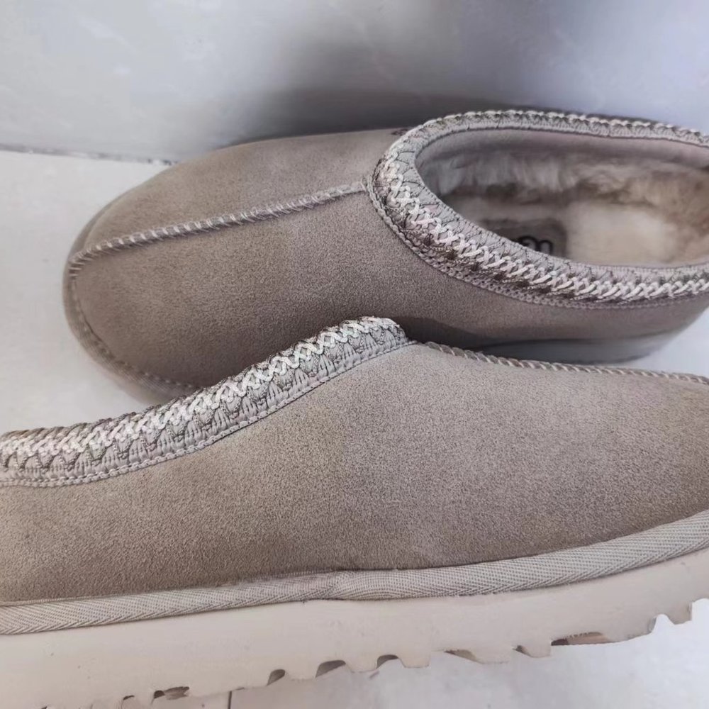 Brand New Uggs Women's Tasman Mustard Seed color - Picture 8 of 9